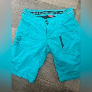 Yeti Beti Women’s Large  Outdoor Shorts